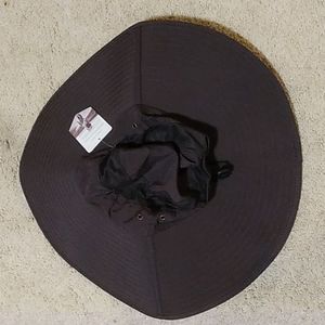 Safari hat